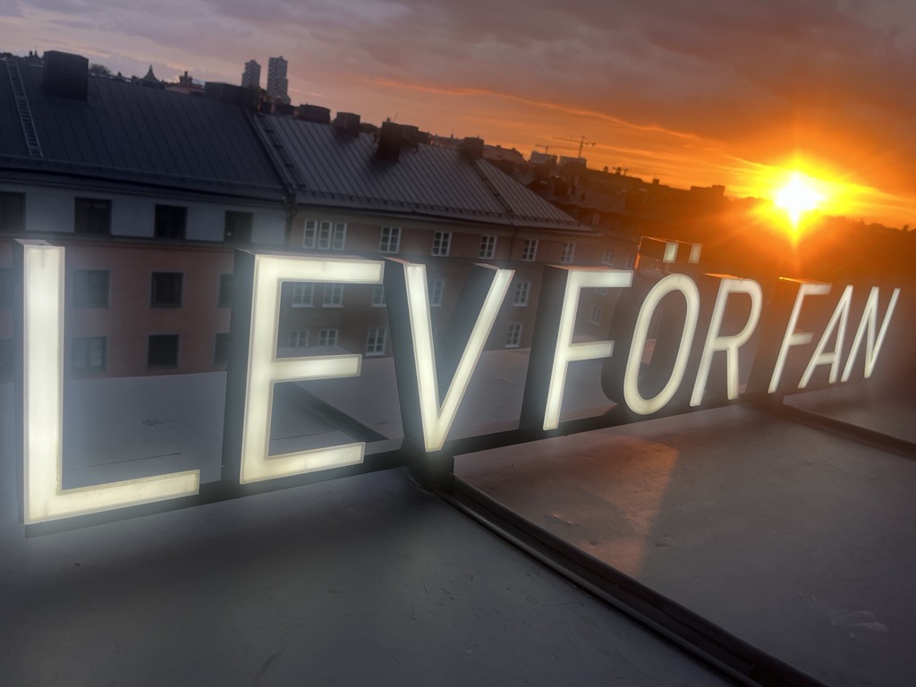 Lev för fan